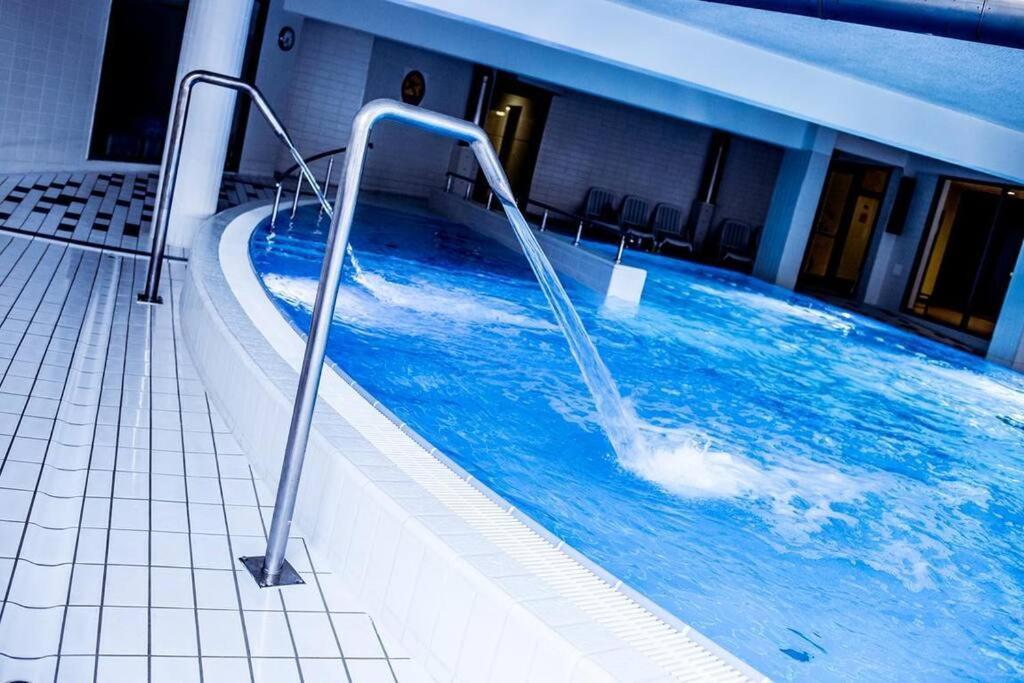 Premium Apartment For Old Town & Jewish Quarter - Balcony Plus Pool Onsite Краків Екстер'єр фото