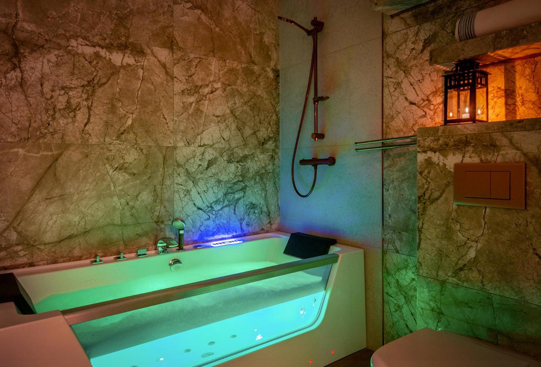 Premium Apartment For Old Town & Jewish Quarter - Balcony Plus Pool Onsite Краків Екстер'єр фото